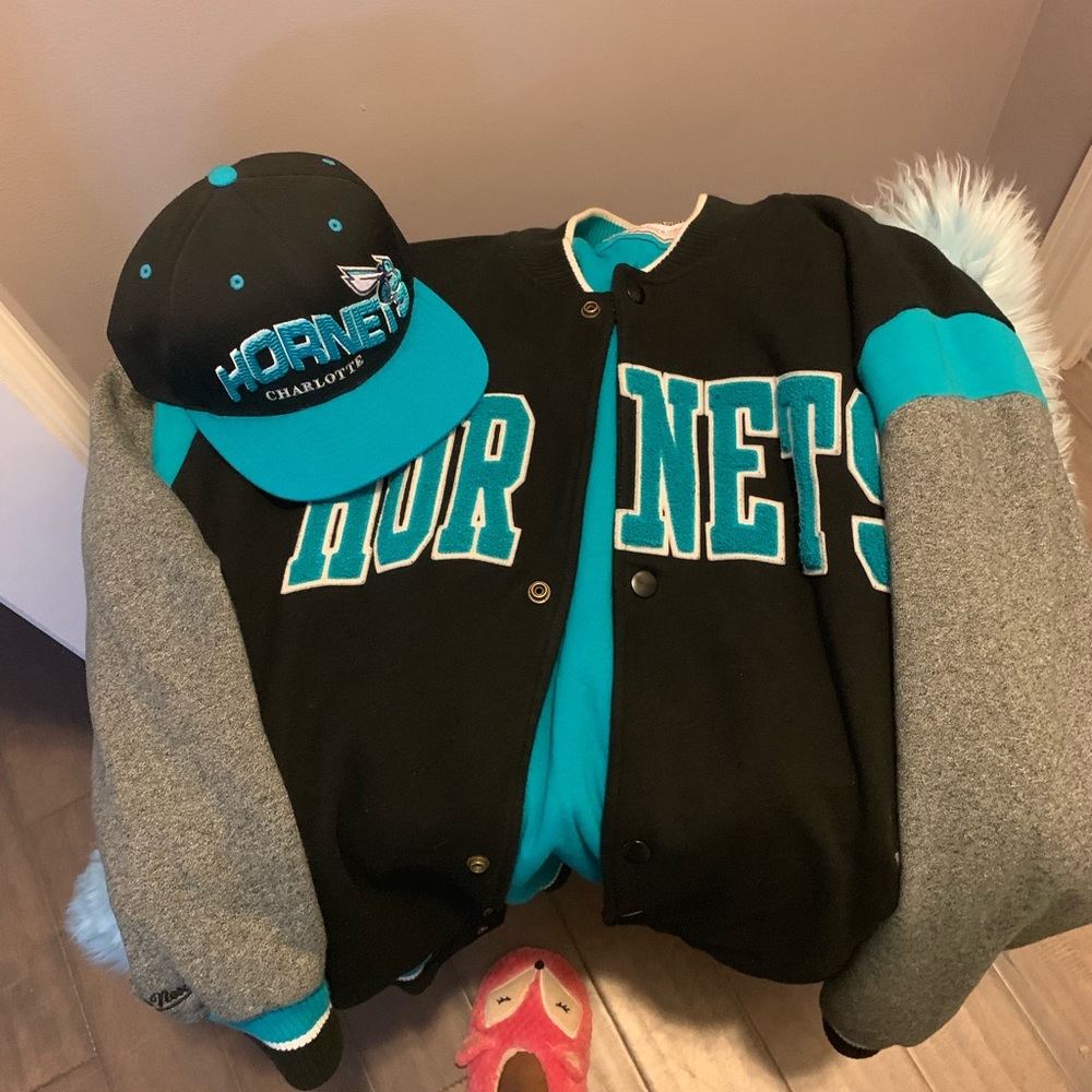 Mitchell & Ness 2XL jacket and adjustable hat